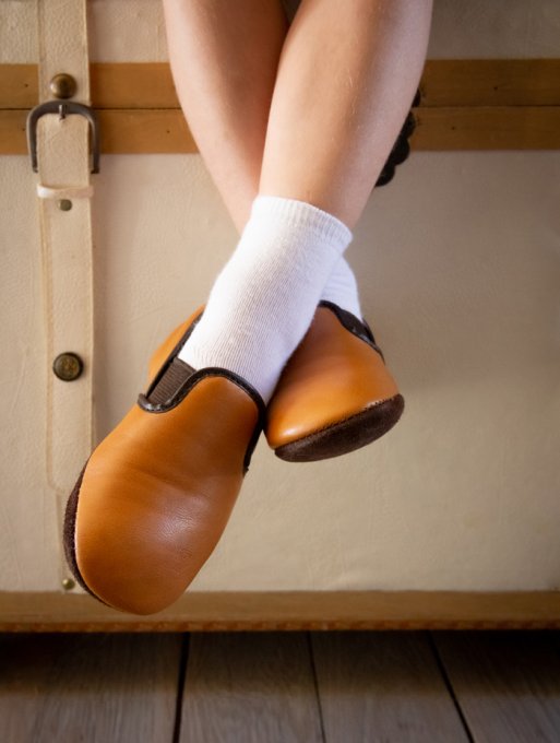 Chaussure d'intérieur PIROU - Junior Camel - 2 couleurs d'élastique